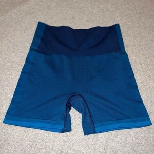 Outdoor Voices // SeamlessSmooth 4.5" Short // Estate Blue/Blue Jewel